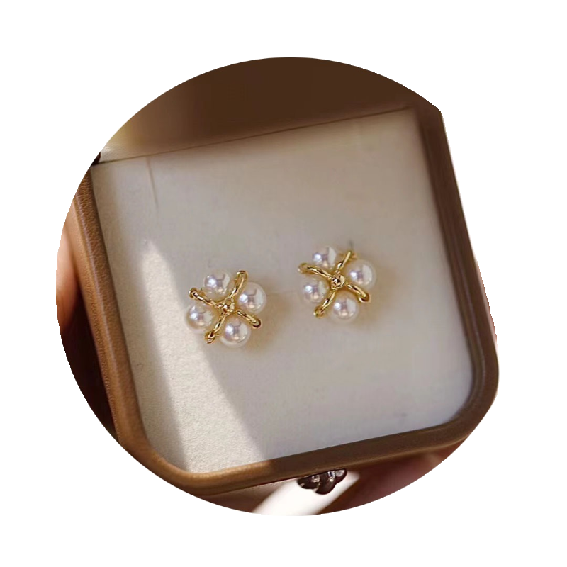 Natural Light Pearl Earrings 925 Sterling Silver